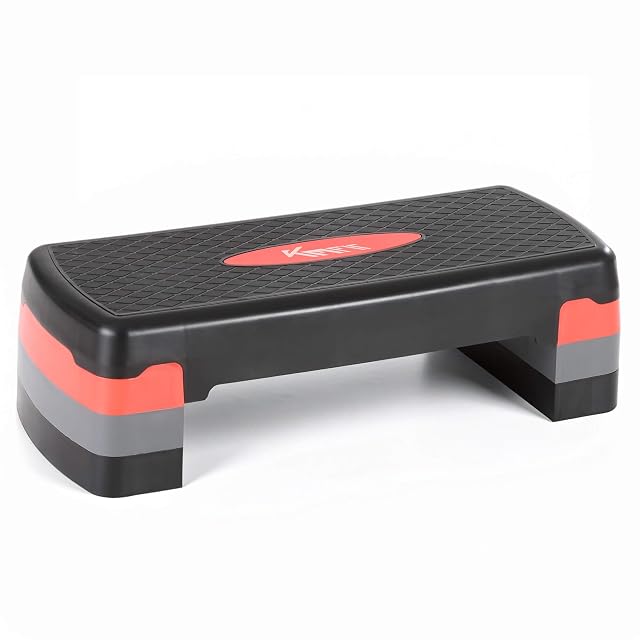 KM-Fit step board with anti-slip nubs and three removable risers