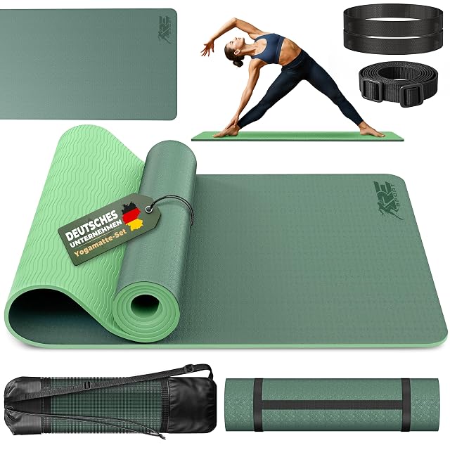 RE:SPORT two-tone green mat with two elastic bands, a mesh carry sleeve and a Deutsches Unternehmen tag
